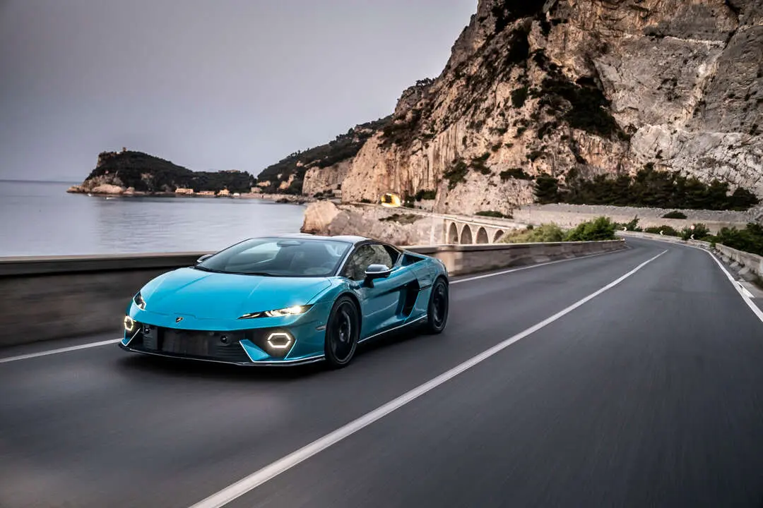 Lamborghini-Temerario-Blu-Uranus-Liguria_24