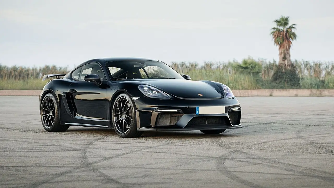 DME-GT-CLUB-Porsche-718-Cayman-GT4-01