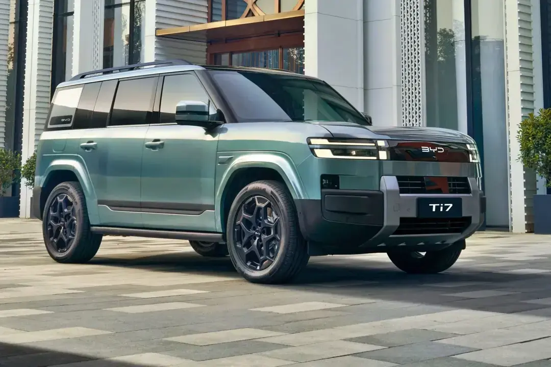 BYD-Atto-8-Ti7