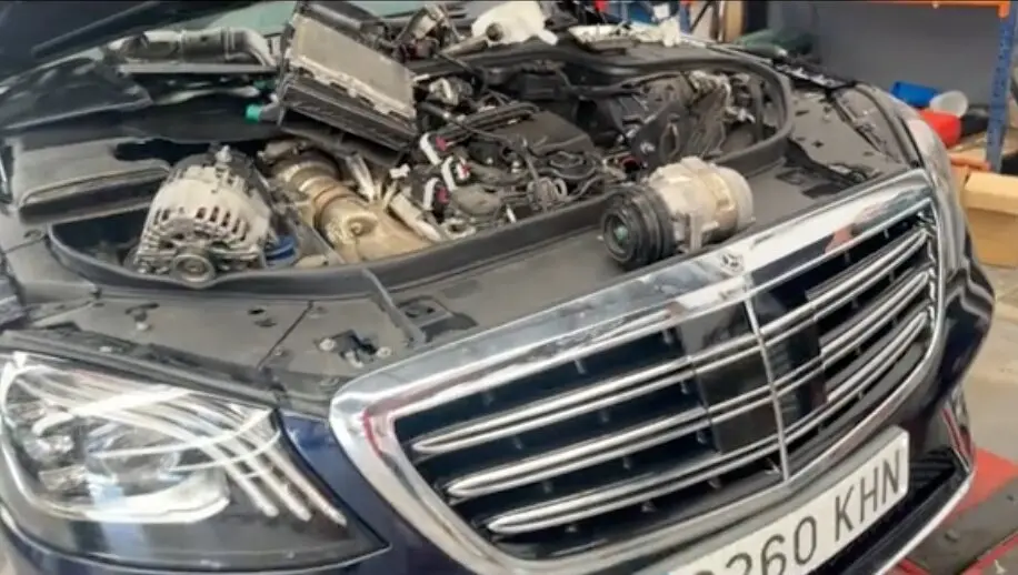 El Mercedes Clase S averiado